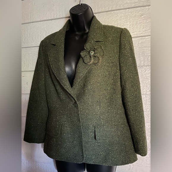 Green one-button jacket with 7/8th sleeves NWOT - Picture 1 of 5